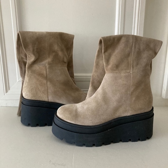 NWOT Free People London Calling Wedge OTK Gray Suede Boots Sz 41 - Picture 1 of 10